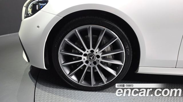 Mercedes-Benz E-Class E350 4MATIC AMG Line