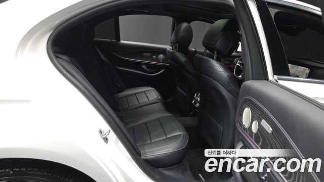 Mercedes-Benz E-Class E350 4MATIC AMG Line