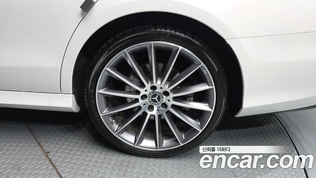 Mercedes-Benz E-Class E350 4MATIC AMG Line