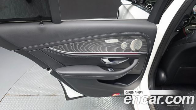 Mercedes-Benz E-Class E350 4MATIC AMG Line