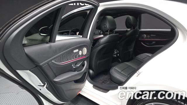 Mercedes-Benz E-Class E350 4MATIC AMG Line