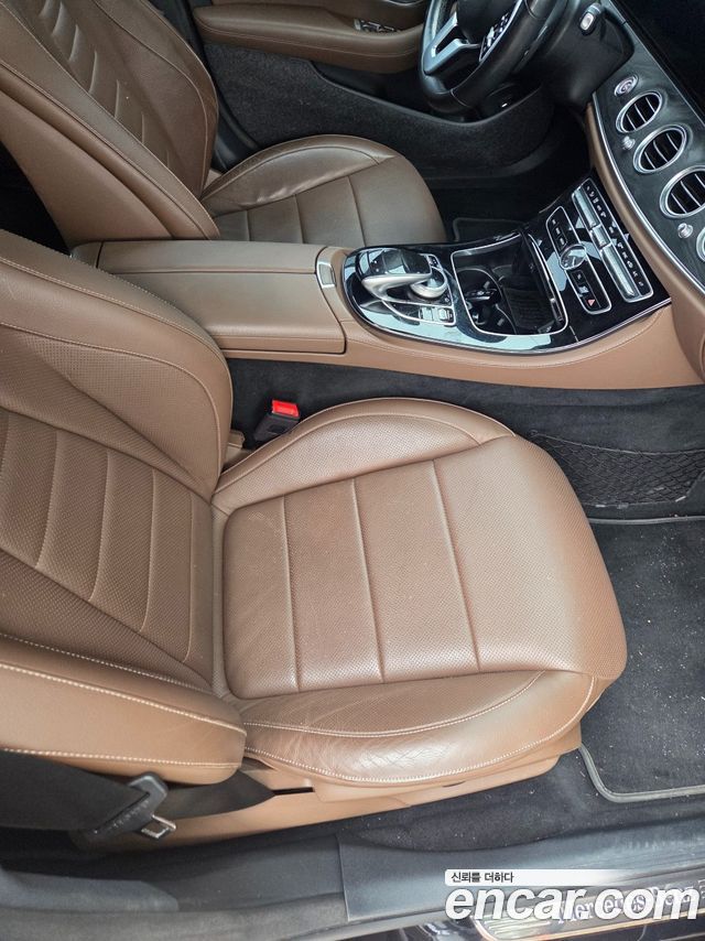Mercedes-Benz E-Class E300 4MATIC Avnatgarde