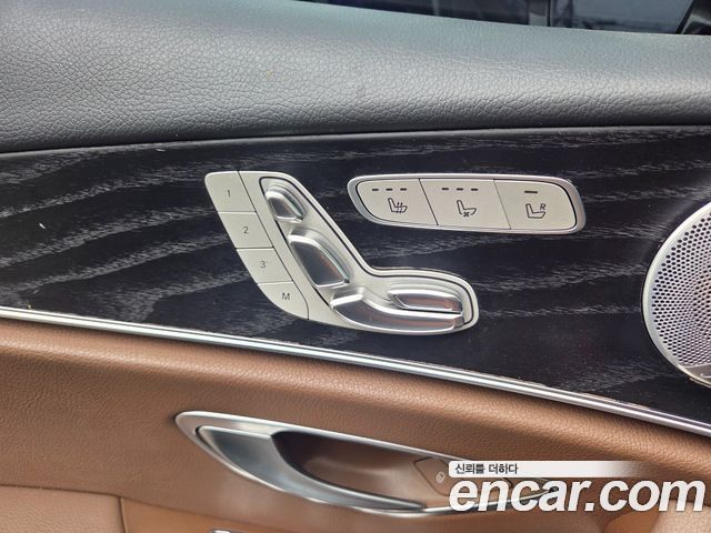 Mercedes-Benz E-Class E300 4MATIC Avnatgarde