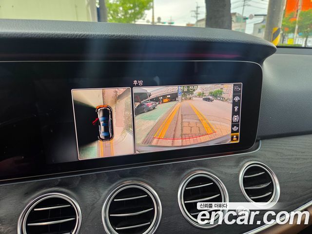 Mercedes-Benz E-Class E300 4MATIC Avnatgarde