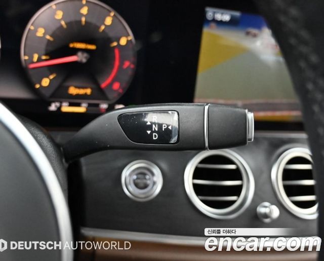 Mercedes-Benz E-Class E300 4MATIC Avnatgarde