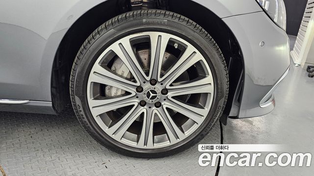 Mercedes-Benz E-Class E450 4MATIC Exclusive