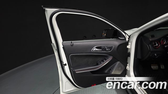 Mercedes-Benz GLA-Class GLA45 AMG 4MATIC