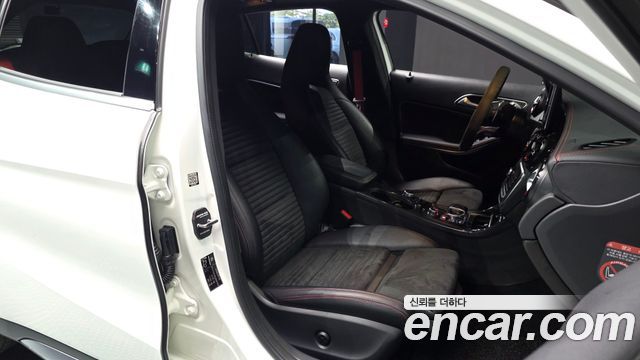 Mercedes-Benz GLA-Class GLA45 AMG 4MATIC