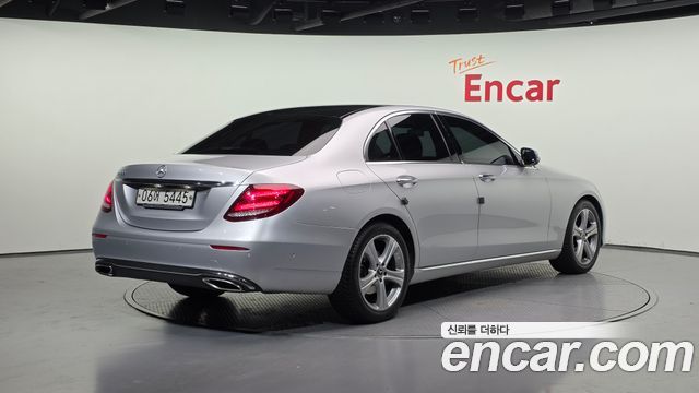 Mercedes-Benz E-Class E200 Avantgarde