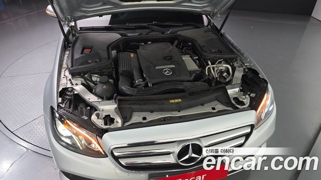 Mercedes-Benz E-Class E200 Avantgarde