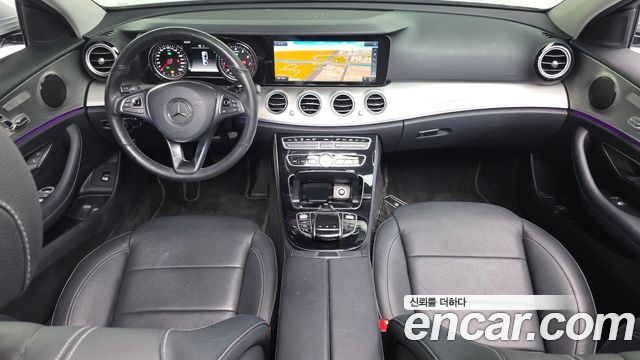Mercedes-Benz E-Class E200 Avantgarde