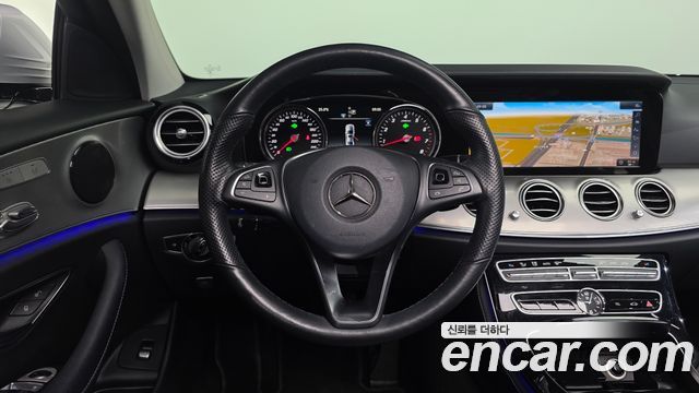 Mercedes-Benz E-Class E200 Avantgarde