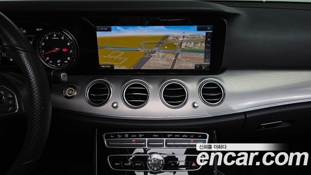 Mercedes-Benz E-Class E200 Avantgarde