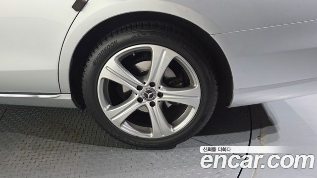 Mercedes-Benz E-Class E200 Avantgarde
