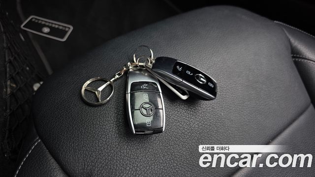 Mercedes-Benz E-Class E200 Avantgarde