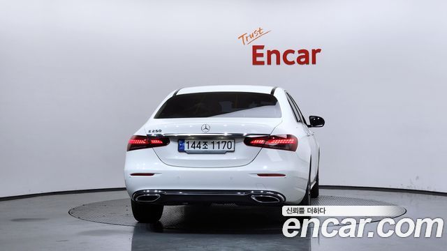 Mercedes-Benz E-Class E250 Avantgarde