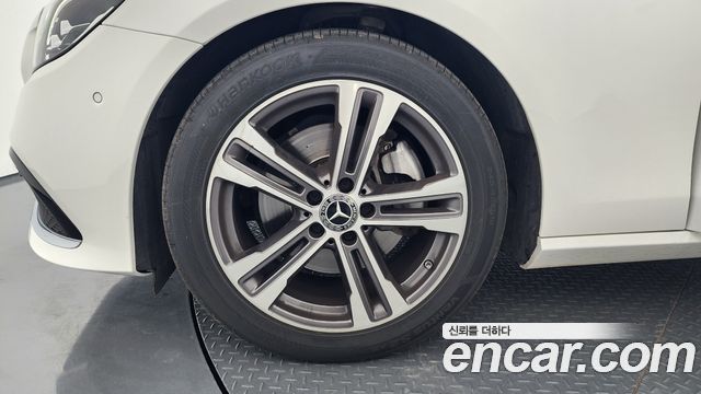 Mercedes-Benz E-Class E250 Avantgarde