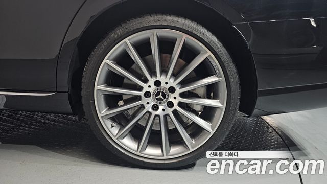Mercedes-Benz E-Class E450 4MATIC Exclusive
