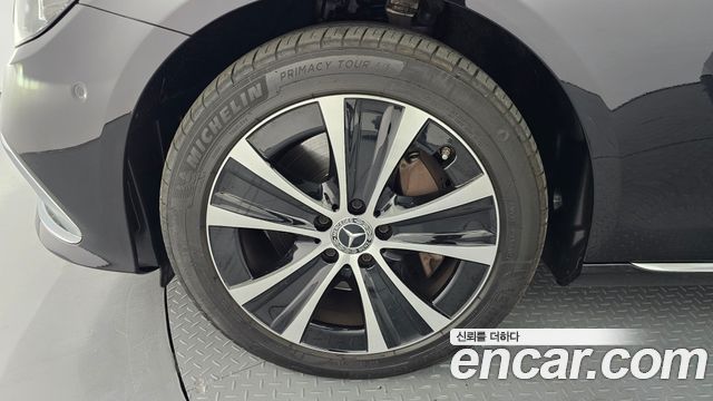Mercedes-Benz E-Class E300e 4MATIC Exclusive