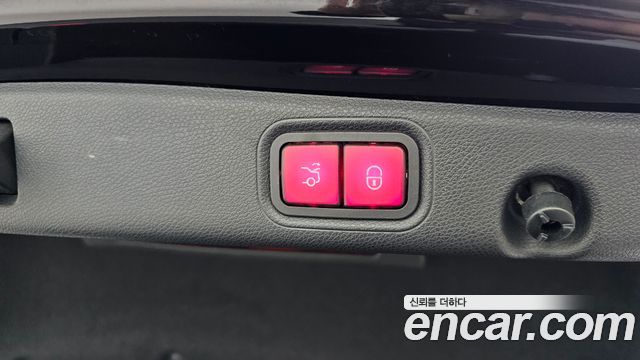 Mercedes-Benz E-Class E300e 4MATIC Exclusive