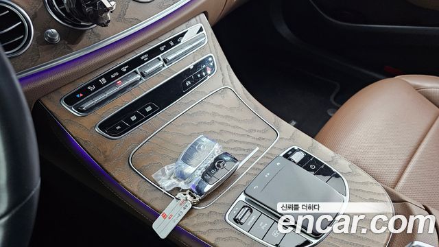 Mercedes-Benz E-Class E300e 4MATIC Exclusive