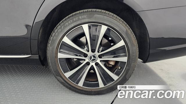 Mercedes-Benz E-Class E300e 4MATIC Exclusive