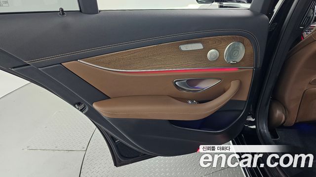 Mercedes-Benz E-Class E300e 4MATIC Exclusive