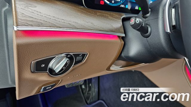 Mercedes-Benz E-Class E300e 4MATIC Exclusive