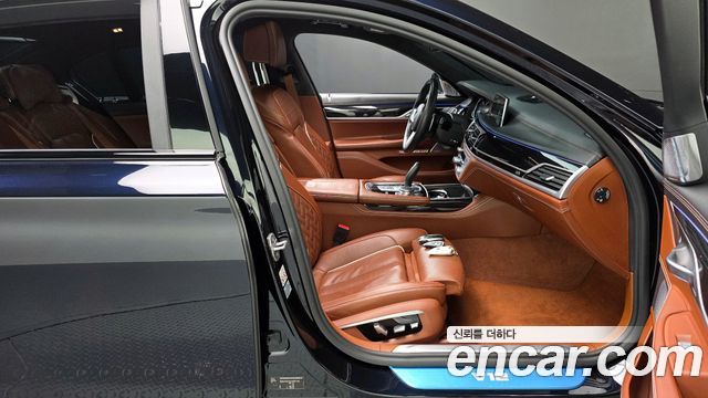 BMW 7-Series M760Li xDrive