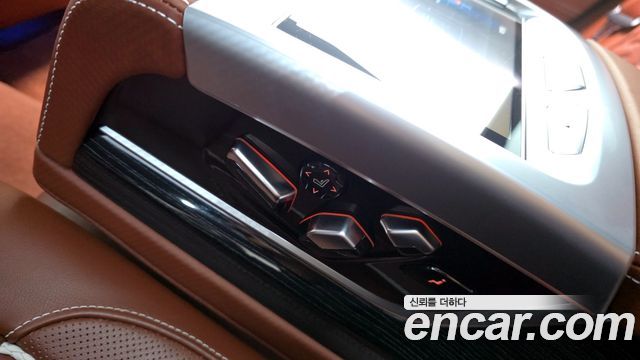 BMW 7-Series M760Li xDrive