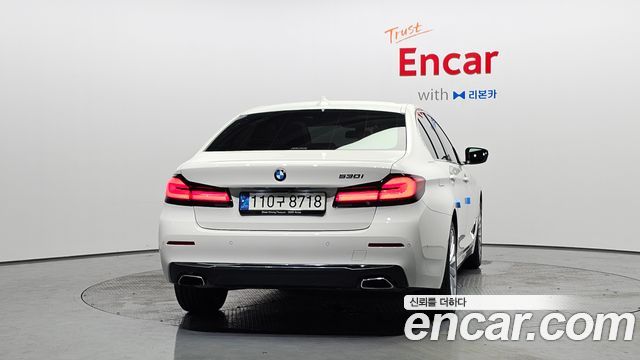 BMW 5-Series 530i Luxury