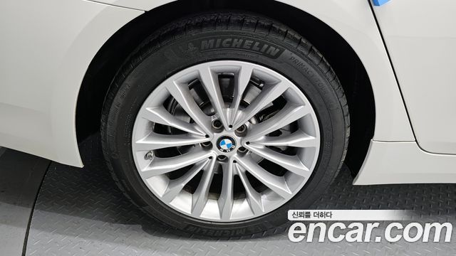 BMW 5-Series 530i Luxury