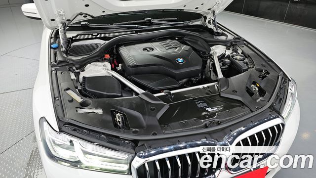 BMW 5-Series 530i Luxury
