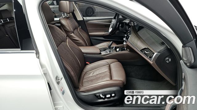 BMW 5-Series 530i Luxury