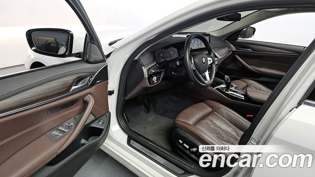 BMW 5-Series 530i Luxury