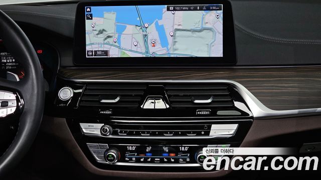 BMW 5-Series 530i Luxury
