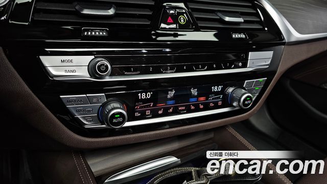 BMW 5-Series 530i Luxury
