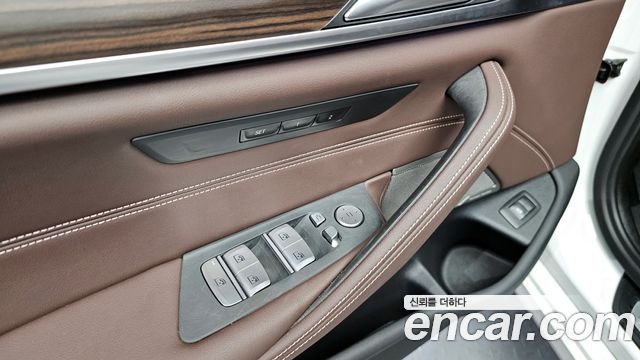 BMW 5-Series 530i Luxury