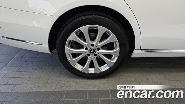 Mercedes-Benz E-Class E220d 4MATIC Exclusive