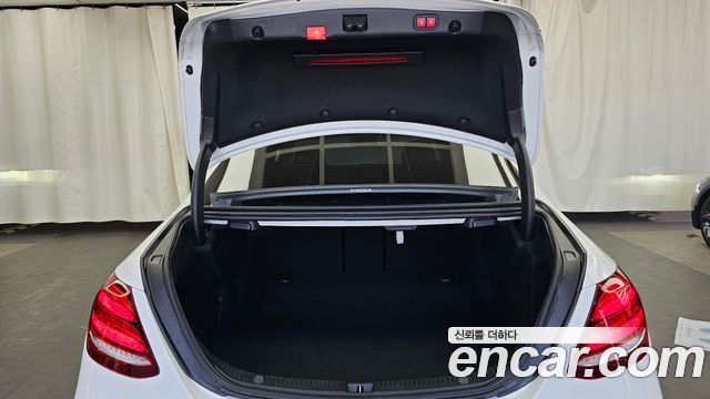 Mercedes-Benz E-Class E220d 4MATIC Exclusive