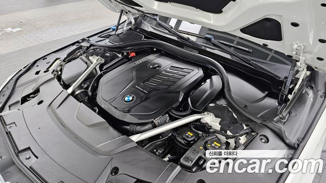 BMW 7-Series 740Li xDrive M Sport Package