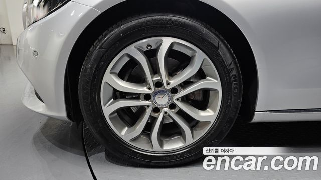 Mercedes-Benz C-Class C200 Avantgarde
