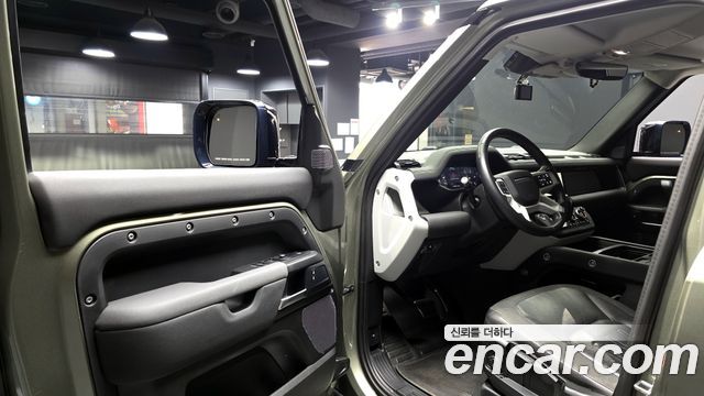 Land Rover Defender 110 D240 S
