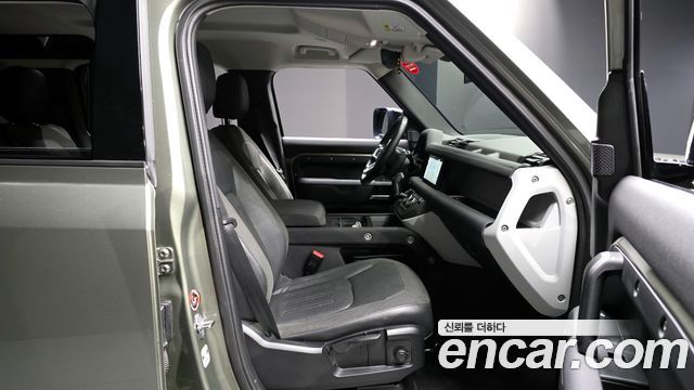 Land Rover Defender 110 D240 S