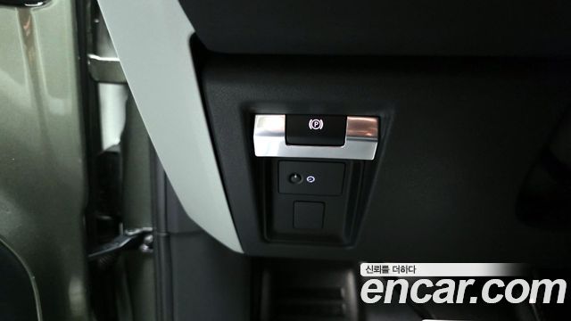 Land Rover Defender 110 D240 S