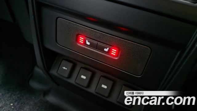 Land Rover Defender 110 D240 S