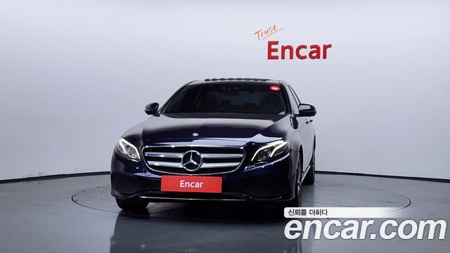 Mercedes-Benz E-Class E300 4MATIC Avnatgarde
