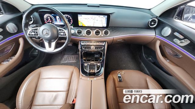Mercedes-Benz E-Class E300 4MATIC Avnatgarde