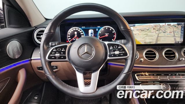 Mercedes-Benz E-Class E300 4MATIC Avnatgarde