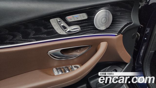 Mercedes-Benz E-Class E300 4MATIC Avnatgarde